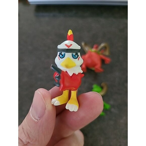 Lot  Of 4 HTF Digimon 2000 PVC Figures Hawkmon Gekomon Pajiramon ShogunGekomon - Picture 3 of 6